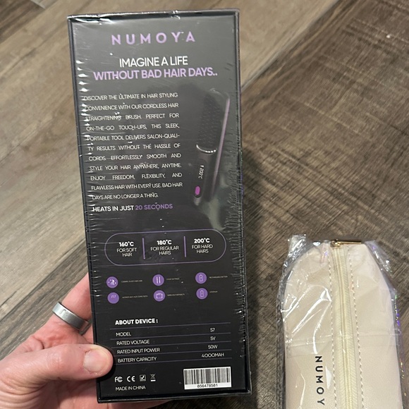 Numoya GoBrush Pro with Cream Case - Picture 2 of 7